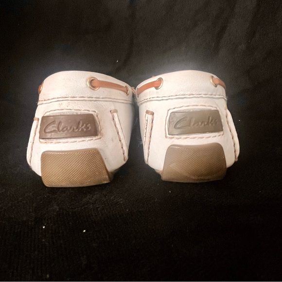 Clark’s white driving shoes - Picture 5 of 6